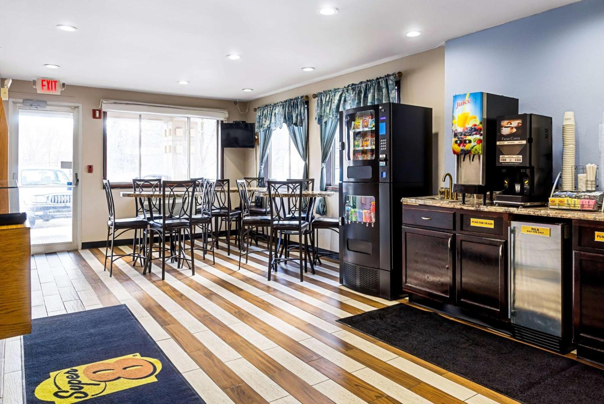 Super 8 By Wyndham Pittsburgh/Monroeville Extérieur photo